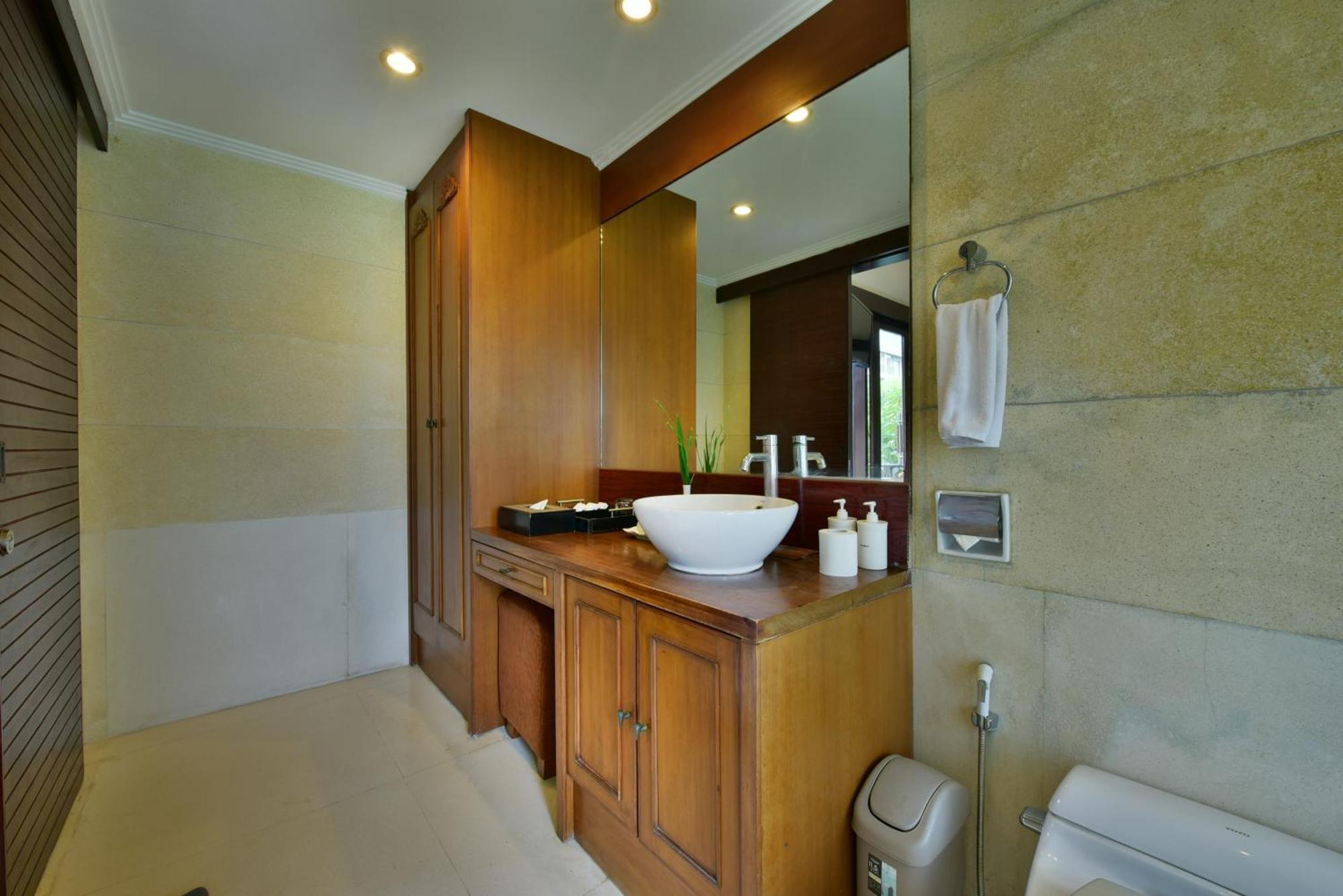 The Khayangan Dreams Villa, Villa